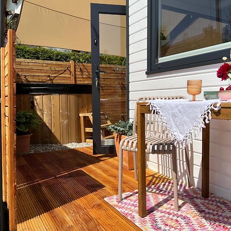 Tiny House Gaensebluemchen Villa Kirchanschoring Exteriör bild