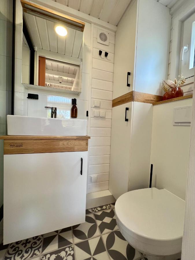 Tiny House Gaensebluemchen Villa Kirchanschoring Exteriör bild
